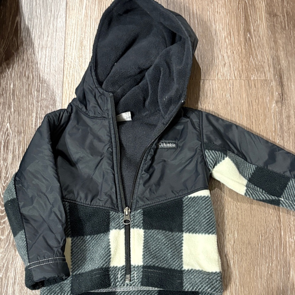 Columbia Black and Cream Checkered Hoodie
